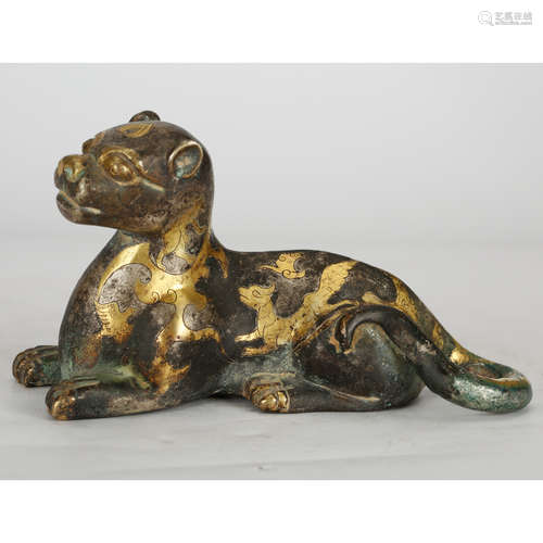 CHINESE ARCHAIC BRONZE FIGURE OF COUGAR