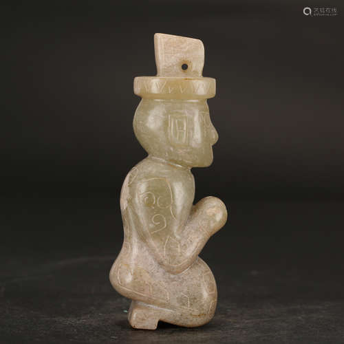 CHINESE ARCHAIC STYLE JADE FIGURINE