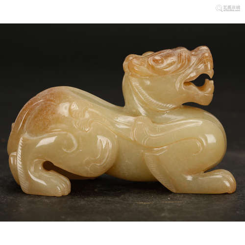 CHINESE ARCHAIC JADE BEAST