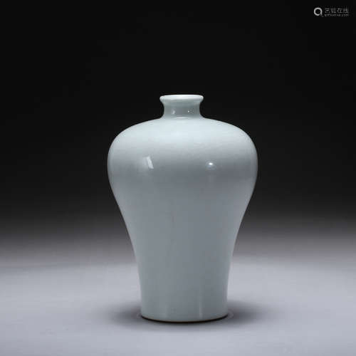 CHINESE CRACKLE GLAZED MEIPING VASE