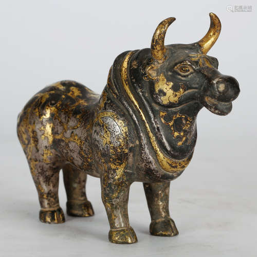 CHINESE ARCHAIC BRONZE FIGURE OF BULL