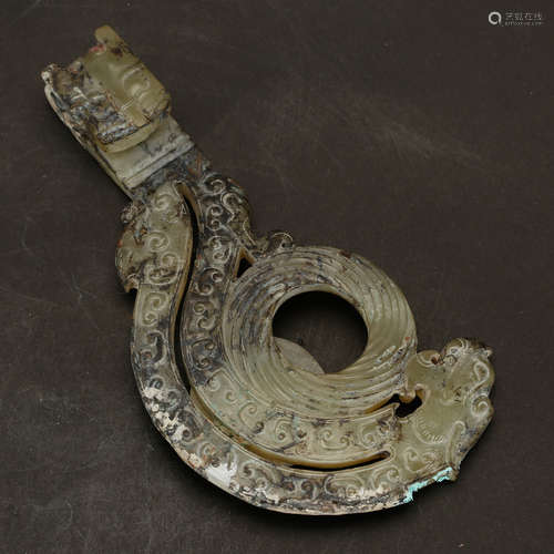 CHINESE ARCHAIC JADE PENDANT