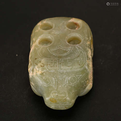 CHINESE ARCHAIC JADE BEAST