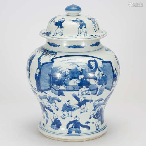 CHINESE BLUE AND WHITE PORCELAIN GINGER JAR