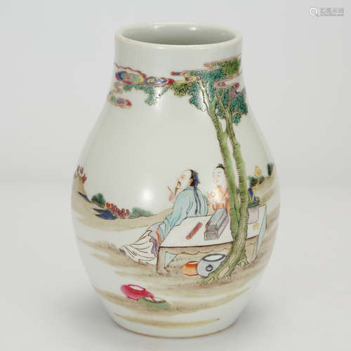 CHINESE FAMILLE ROSE PORCELAIN VASE