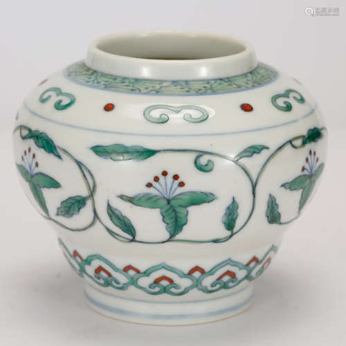 CHINESE DOUCAI PORCELAIN JAR