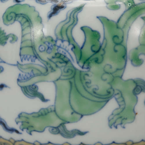 CHINESE DOUCAI PORCELAIN DRAGON JAR