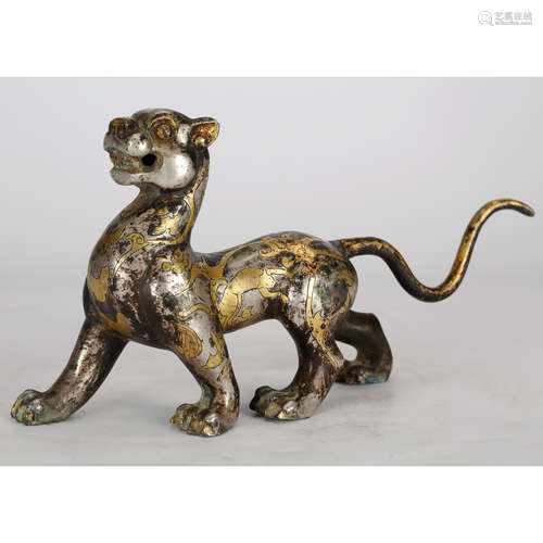 CHINESE ARCHAIC STYLE GILT BRONZE FIGURE OF BEAST