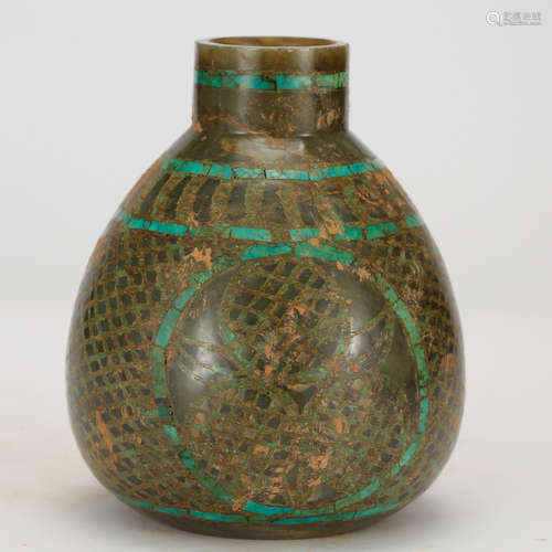 CHINESE ARCHAIC STYLE JADE VASE