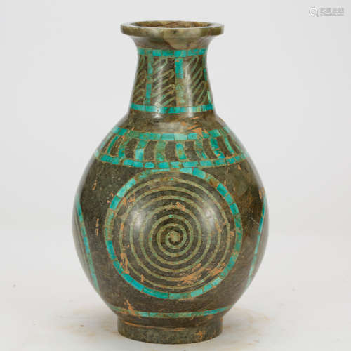 CHINESE ARCHAIC STYLE JADE VASE