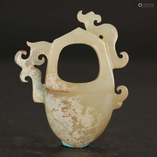 CHINESE ARCHAIC STYLE JADE PENDANT