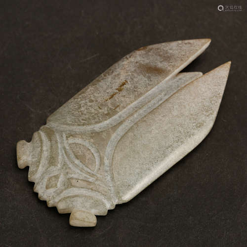 CHINESE ARCHAIC STYLE JADE CICADA