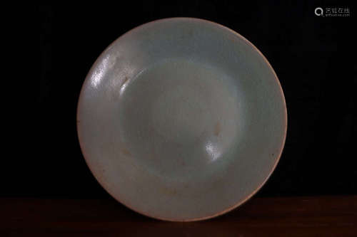 A NORTHERN SONG DYNASTY RU KILN PLATE