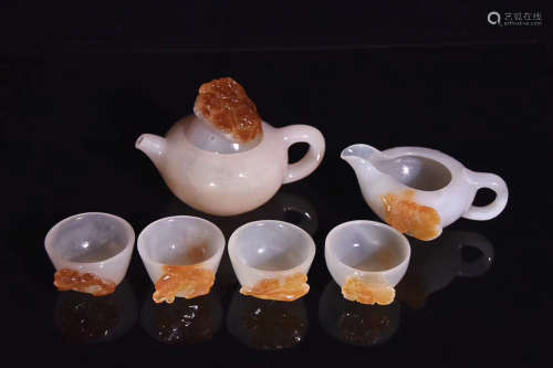 A SET OF NATURAL AFATE TEA SET