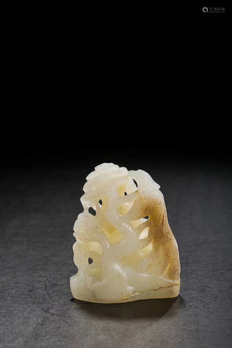 A GUANYIN DESIGN HETIAN JADE SMALL FIGURE