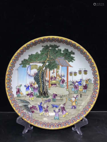 A DAQING YONGZHENG NIANZHI MARK FAMILLE ROSE PLATE