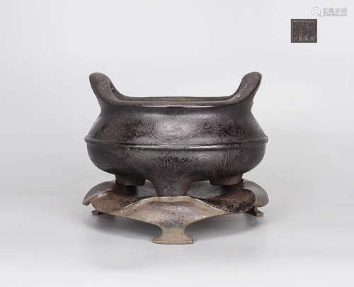 A COPPER TRIPLE FEET CENSER WITH PEDESTAL