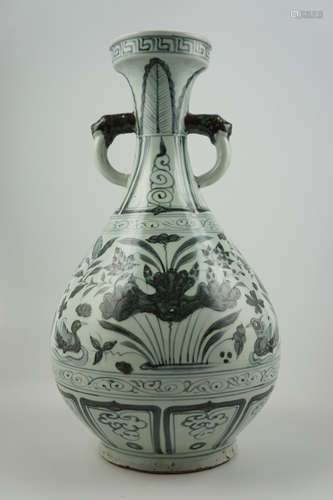 A BLUE AND WHITE YUHU SPRING BOTTLE, LATE YUAN EARLY QING DYNASTY