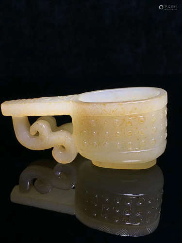 A HETIAN WHITE JADE DRINKING CUP