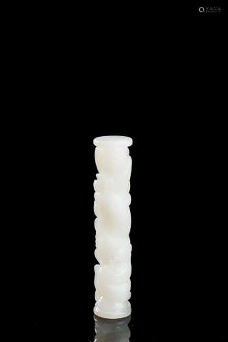 A HETIAN WHITE JADE PENDANT WITH DRAGON PATTERN