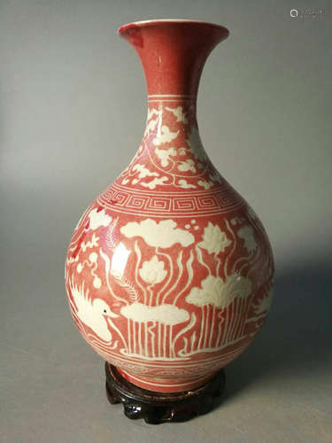 A BLUE & WHITE UNDERGLAZED RED YUHU SPRING BOTTLE, MING DYNASTY XUANDE NIANZHI