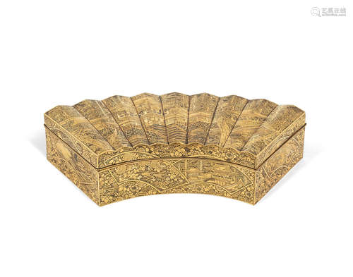 Attributed to the Komai Company of Kyoto, Meiji Period A fan-shaped gilt-decorated box and cover