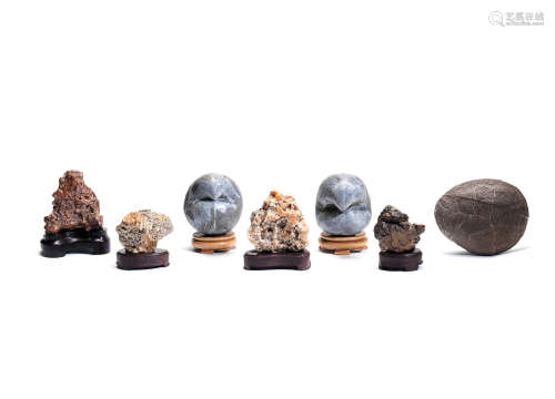 Qing Dynasty and later A group of small scholar's rocks