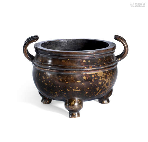 Qianlong six-character mark A bronze gold-splashed tripod incense burner