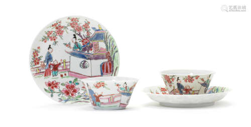 Qianlong A pair of famille rose tea bowls and saucers