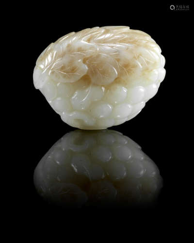 Late 19th/early 20th century A white and russet jade 'grapes' snuff bottle