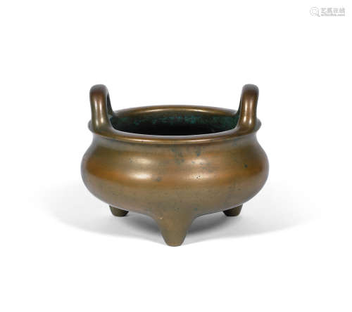 Xuande two-character mark, Qing Dynasty A bronze tripod incense burner
