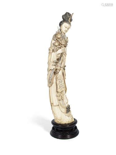 19th/20th century A large carved ivory figure of Xiwangmu