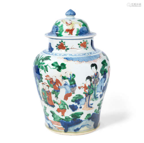 Shunzhi A wucai baluster vase and cover