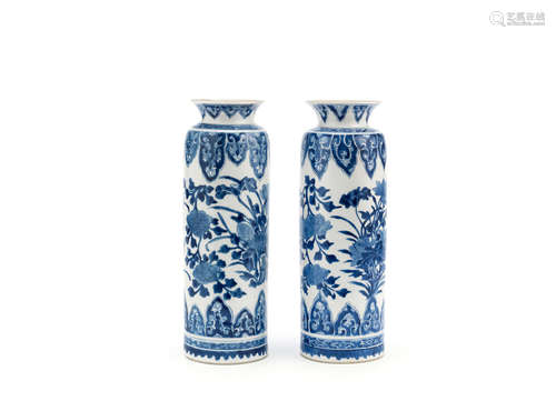 Kangxi A pair of blue and white sleeve vases