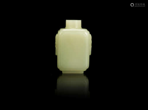 Qing Dynasty A white jade snuff bottle