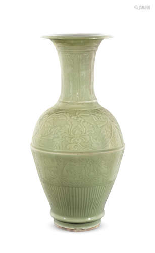 Early Ming Dynasty, circa 1435-1460 A large Longquan celadon-glazed 'phoenix-tail' vase