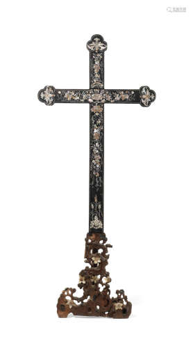 19th century A mother-of-pearl-inlaid wumu 'lotus tendrils' cross