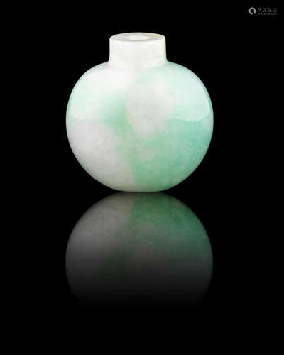 19th century A fine jadeite snuff bottle