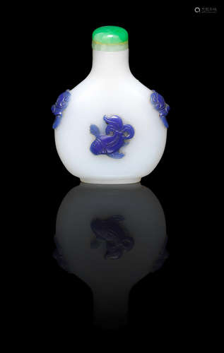 18th/19th century A blue overlay glass snuff bottle