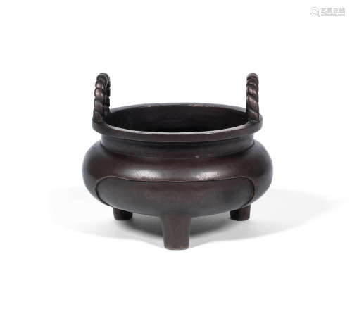 Xuande four-character mark, Qing Dynasty A bronze tripod incense burner