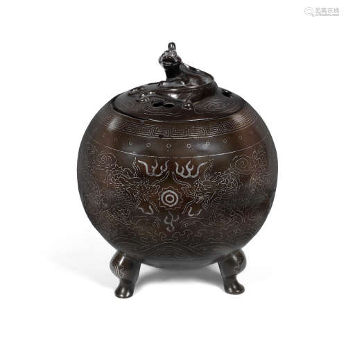 Shisou two-character mark, Qing Dynasty A silver wire-inlaid spherical tripod incense burner