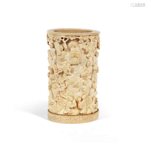 18th/19th century A carved ivory 'eighteen luohan' brushpot