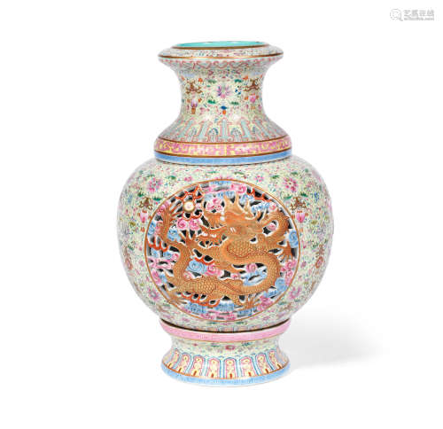 Qianlong seal mark A famille rose three-section revolving vase