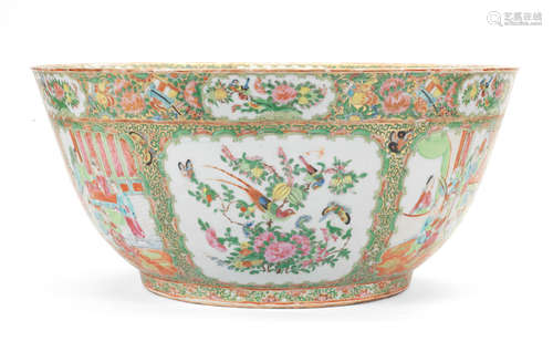 19th century A large Canton famille rose punch bowl