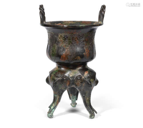 Qing Dynasty A large archaistic bronze vessel