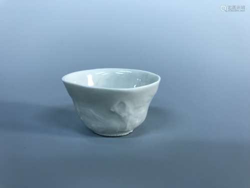 明代 徳化窑白瓷鶴纹杯