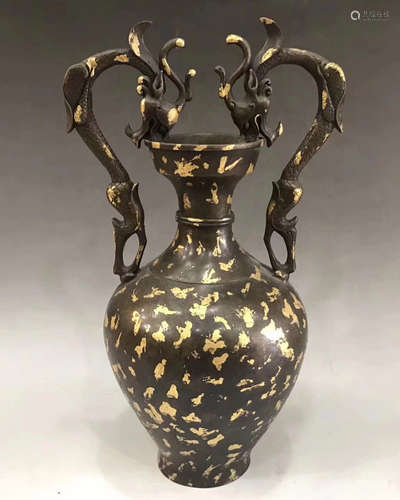 PAIR DRAGONS DECORATED VASE