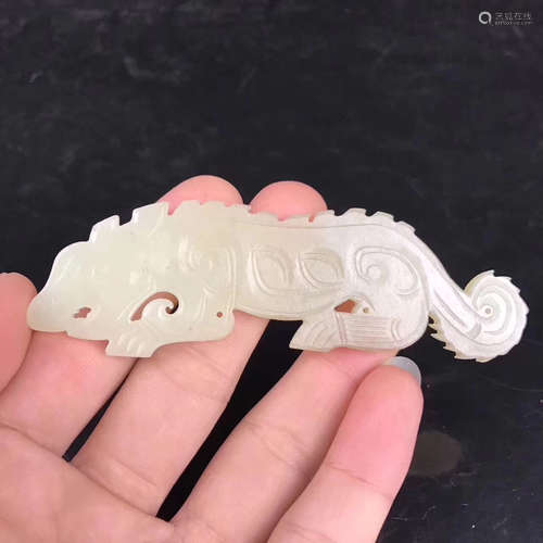 TIGER SHAPED ANCIENT HETIAN JADE PENDANT