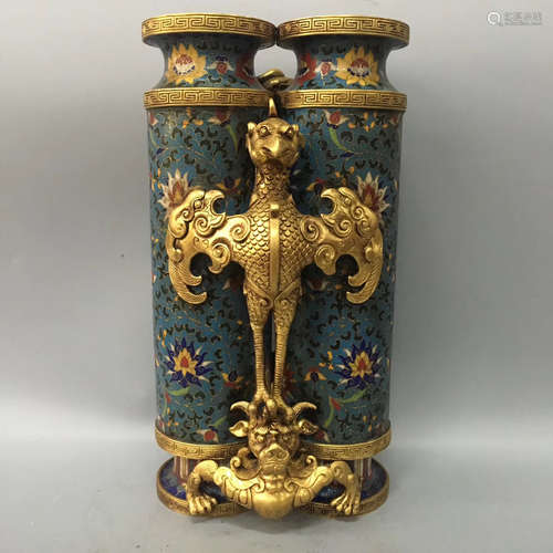 A BRONZE DOUBLE-VASE