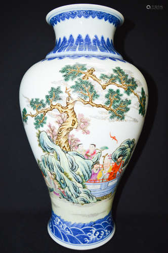 A FAMILLE-ROSE VASE WITH QIANLONG MARK